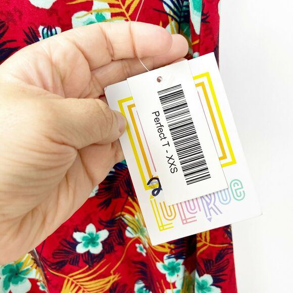 Lularoe XXS NWT Womens Unicorn Perfect T Red Flower Print Top - Picture 3 of 7